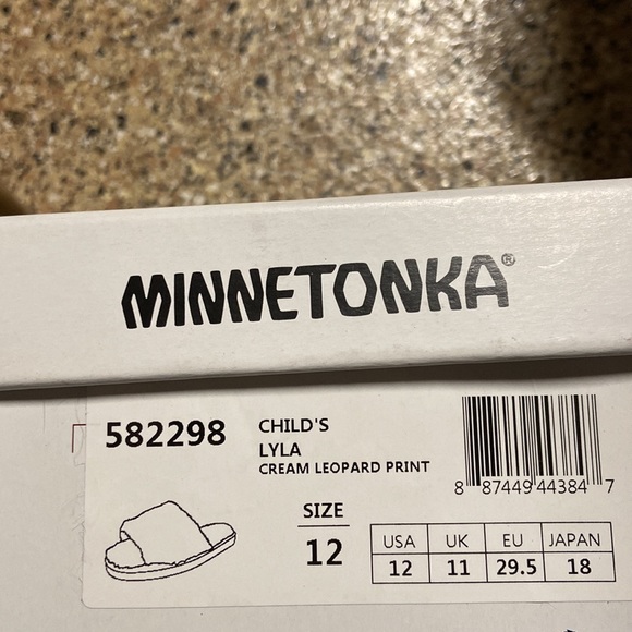 Minnetonka Lyla Girls' Toddler-Youth Slip On Slippers - Picture 6 of 6